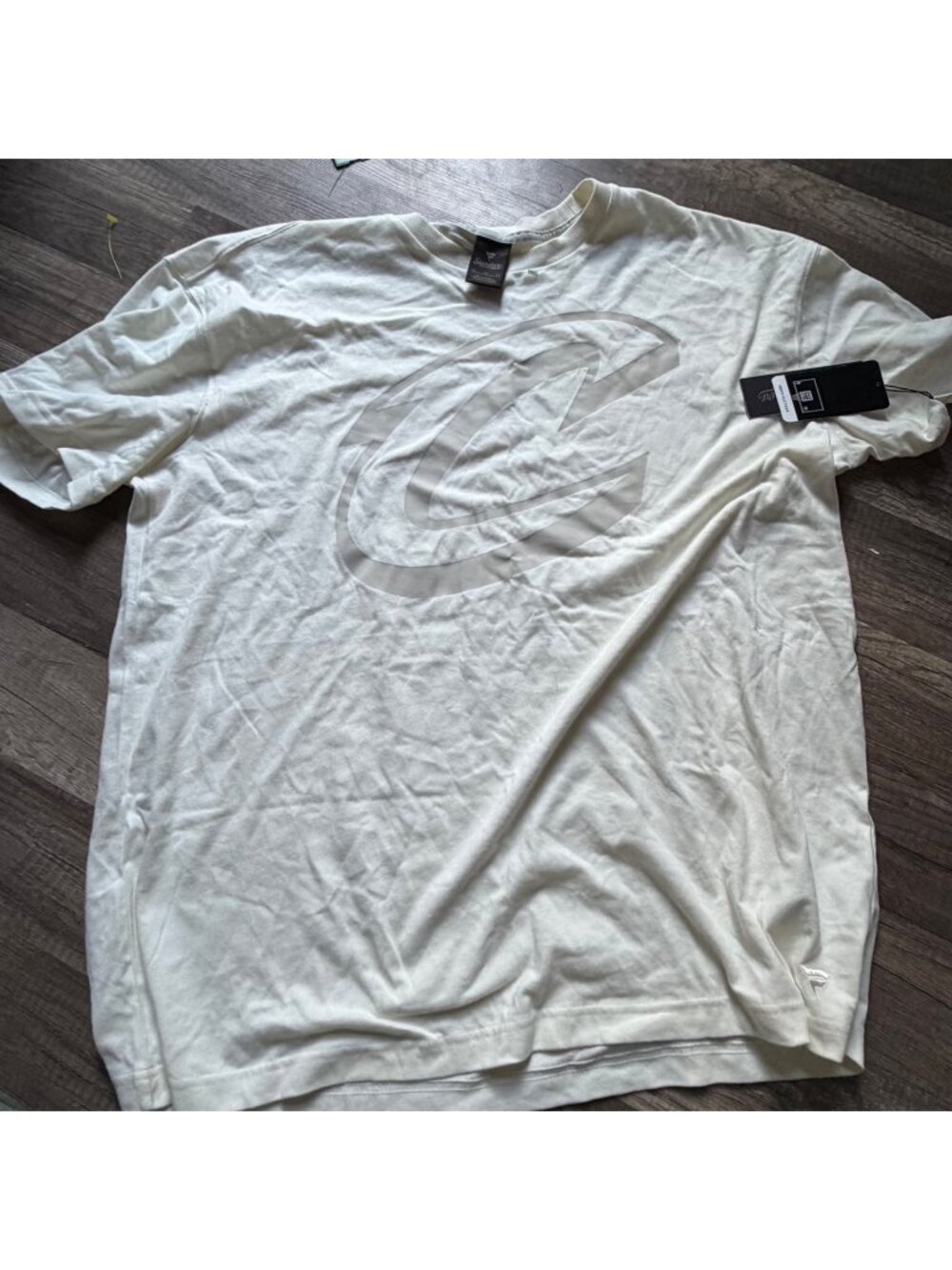 NBA Cleveland Cavaliers White Tee XL Signature Collection Mens Basketball Shirt